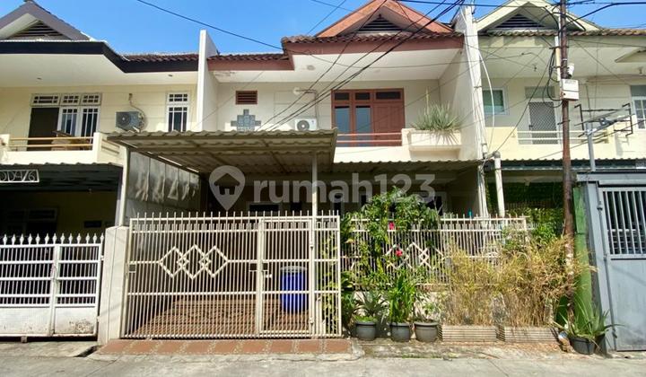 Rumah Dijual di Taman Ratu 2