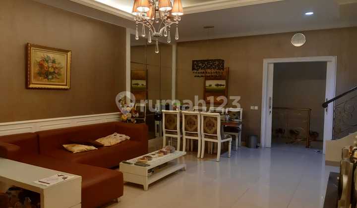 Dijual Rumah di Green Mansion