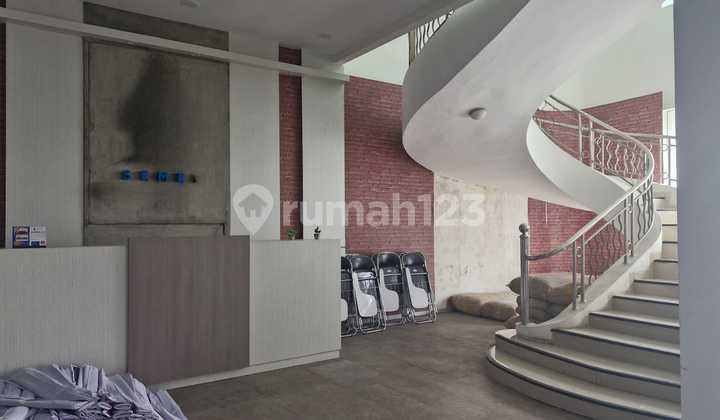 For Sale: Office Building in Semarang City Center, Strategic Location