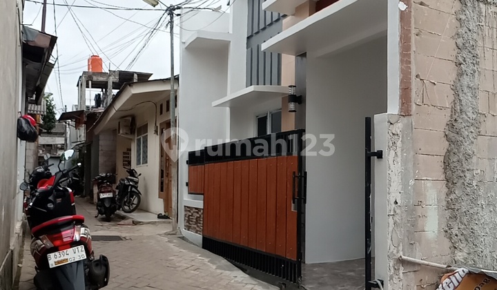 New 1.5-Story House in Larangan, Ciledug 3