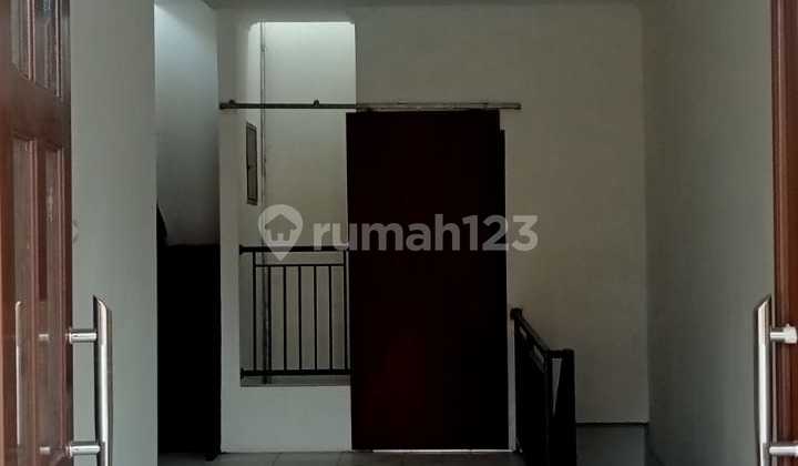 Rumah 2 Lantai Komplek Deplu Caraka 2