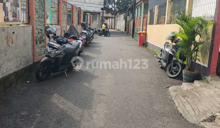 2-Story House with Good Access, Requests Welcome 2