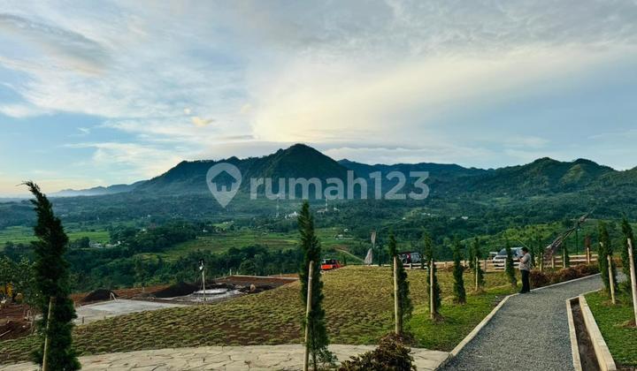 Tanah Kavling Bernuansa Eropa Classic dengan View Pegunungan