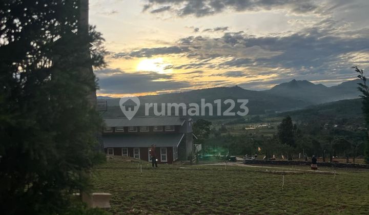 Tanah Kavling Bernuansa Eropa Classic dengan View Pegunungan