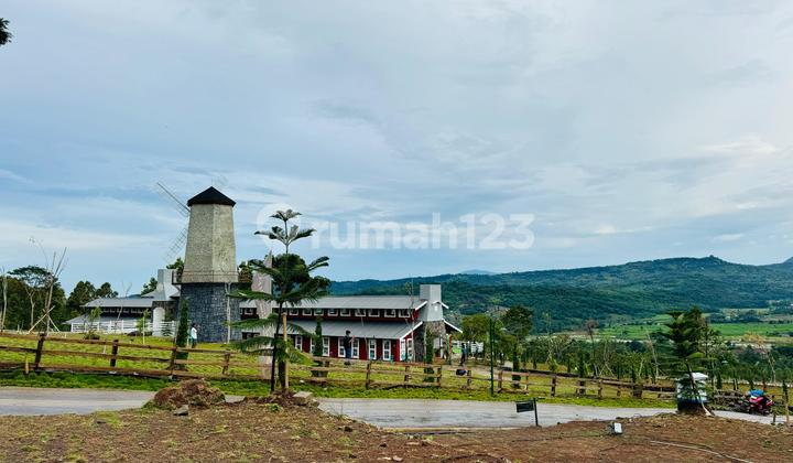 Tanah Kavling Murah dengan View Pegunungan Bersuansa Eropa