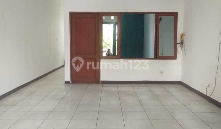 For Sale 3.5-Storey Shop House Ready to Use in Astana Anyar Bandung 2