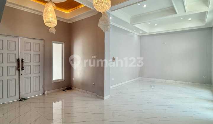 For Sale Two-Storey New House in a Complex in Cinere Equipped with Swimming Pool 2