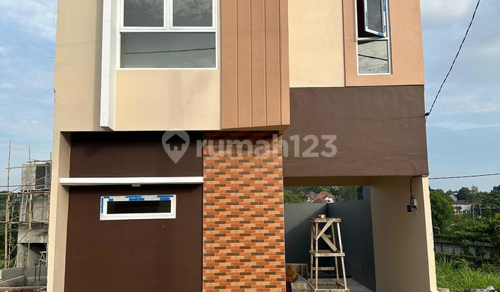Jual Rumah Dua Lantai dan Satu Lantai Lokasi Dekat Toll dan Mall