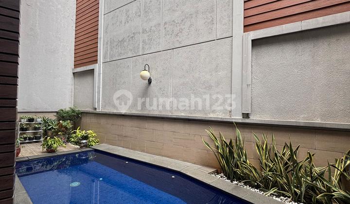 Dijual Rumah Full Furnished Turun Harga di Pondok Indah