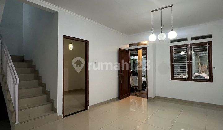 Dijual Rumah Dua Lantai Siap Huni Lokasi Dekat Toll dan Mall 2