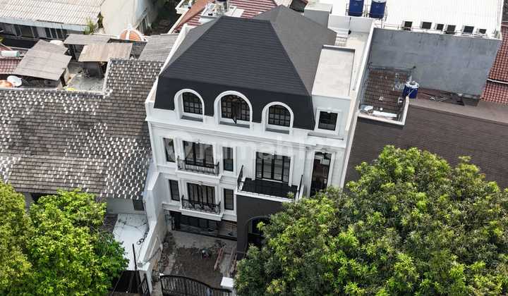 New House Ready for Occupancy for Sale in Kebayoran Baru 2