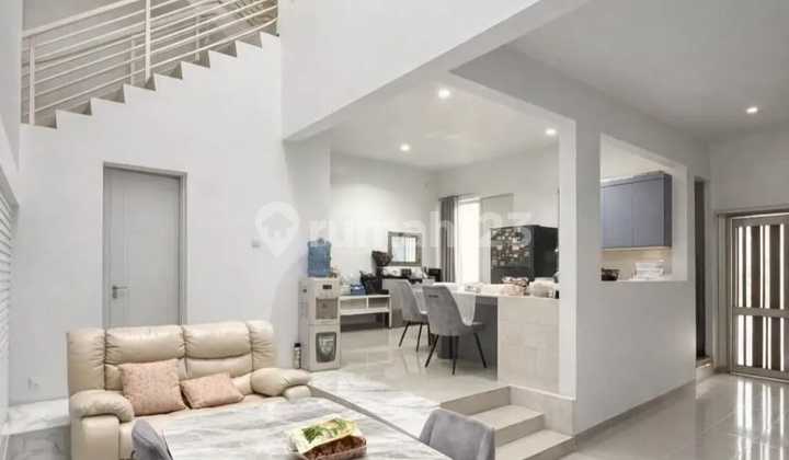 Dijual Rumah Dua Lantai Dalam Komplek di Bintaro Full Furnished