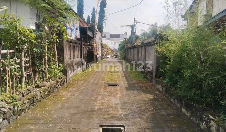 Tanah Luas Bonus Bangunan Ex Kampus - High Potential untuk Development