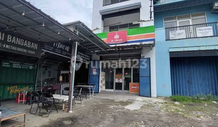 3-story shop house in Gading Serpong, South Tangerang 2