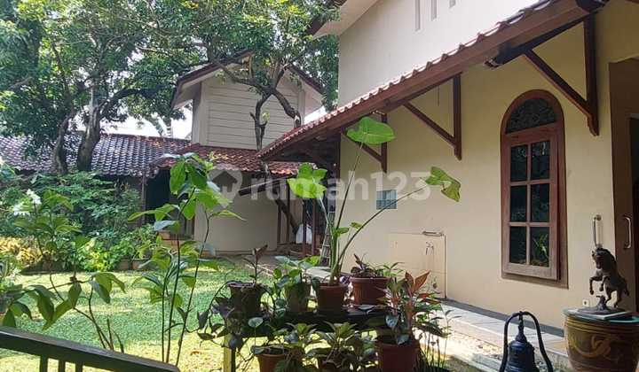 Asri House in South Jakarta. Close to Pondok Indah Mall. 2