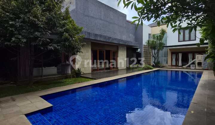 Rumah Asri dan Mewah Dalam Komplek Tanjung Barat