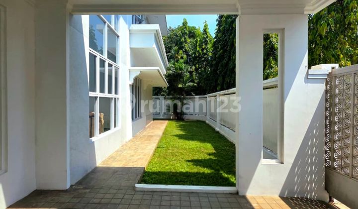 Tebet Rumah Cantik Baru di Komplek Hoek 2