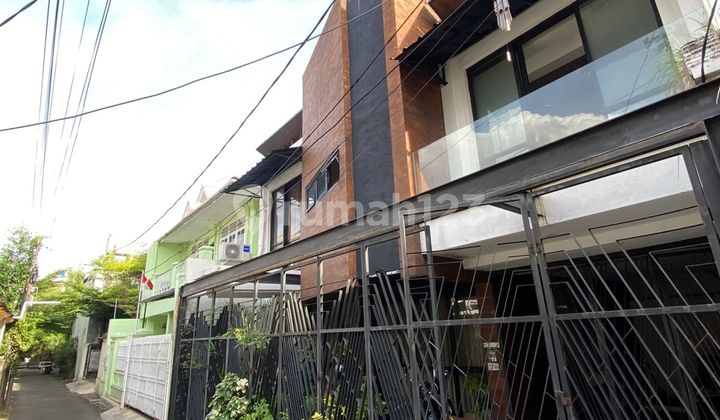 Rumah dan Kost Tebet Modern Tropical 3 Lantai