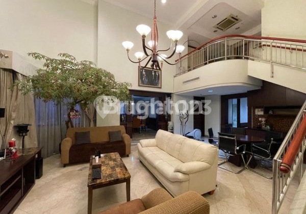 Luxury Penthouse Park Royale Lantai 24 - City View, Full Furnished 2