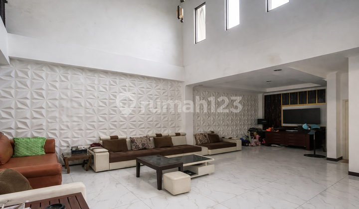 Rumah Super Luas di Kembangan Jakarta Barat - Cocok untuk Keluarga Besar & Home Office 2