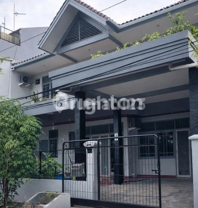 Rumah 2 Lantai 7 Kt | Kost Aktif di Kelapa Gading | Lt 180 Lb 240 | SHM