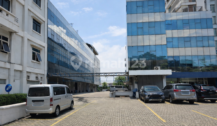 Strategic Ruko on Panjang Kedoya Street - In Front of Transjakarta Bus Stop, Prime Location! 2