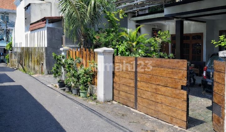 Rumah Kokoh di Menteng Dalam, Tebet | Lt 300 / Lb 450 | SHM 2