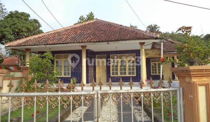 Rumah Asri di Cibungbulan Bogor Dilengkapi Empang