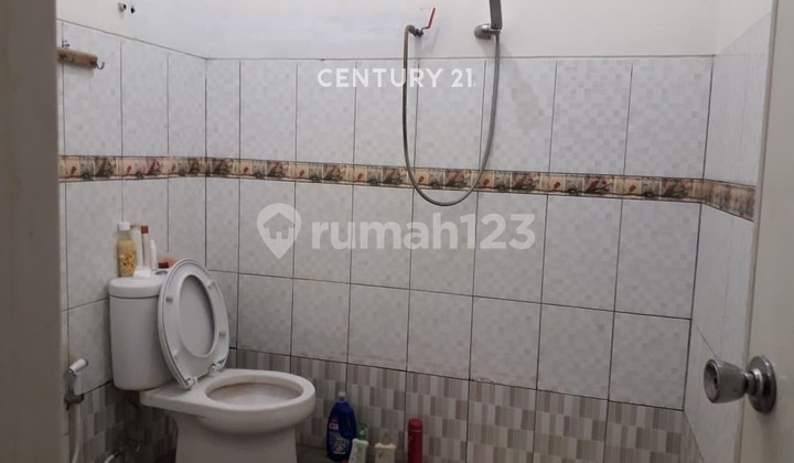 Comfortable Ready-to-Occupy Strategic House in Taman Kopo Indah 3, Bandung 2