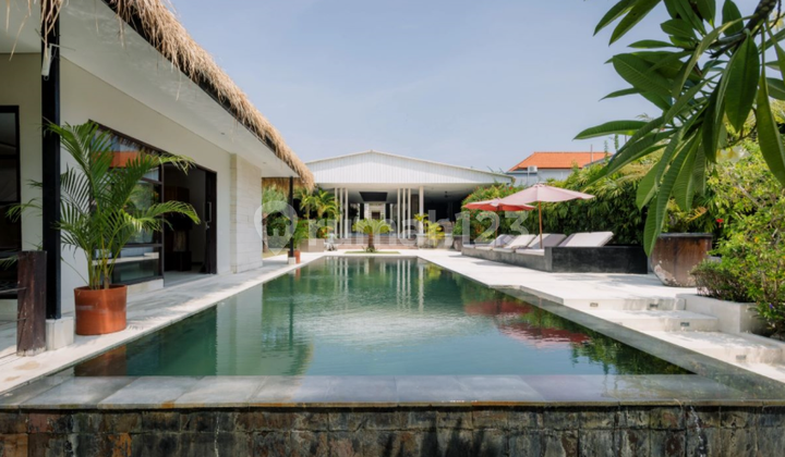 Modern Balinese 5-Bedroom Villa For Leasehold In Kerobokan