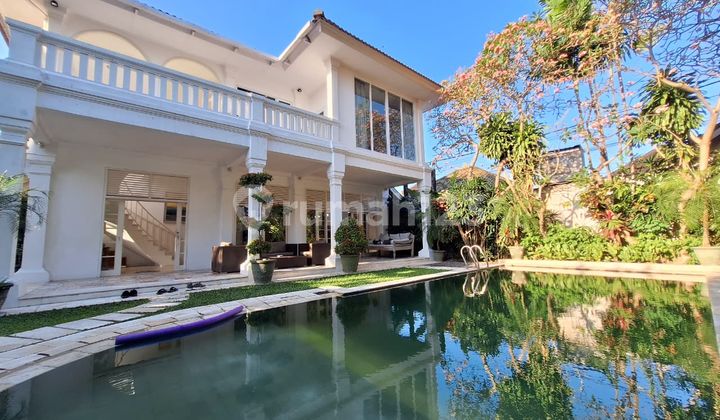 Luxury Villa in the Exclusive Petitenget Area 2