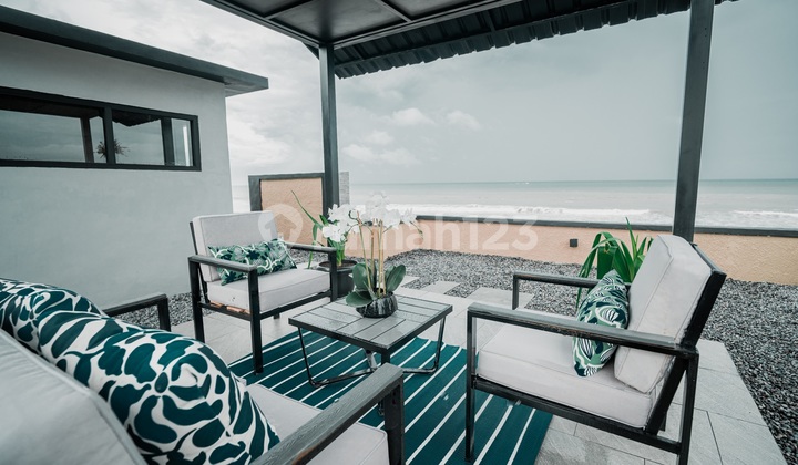 Beachfront Luxury Villa 3 Bedroom in Gianyar Bali