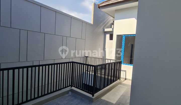 Sell New House in Manyar Surabaya, House with Good SHM in Manyar 2