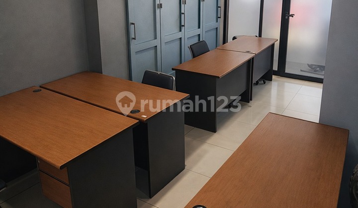 Office Room for 4-5 People with WiFi, AC, Desks and Chairs, Receptionist, Meeting Room. Office Room for 4-5 People with WiFi, AC, Desks and Chairs, Receptionist, Meeting Room.