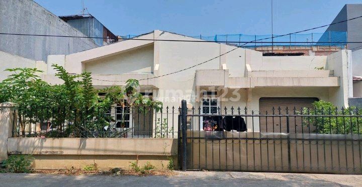 ******** ******** untuk Bangun ******** bisa Dijadikan 2 Rumah.@6X17m (2Rumah) ******** ******** untuk Bangun ******** bisa Dijadikan 2 Rumah.@6X17m (2Rumah)