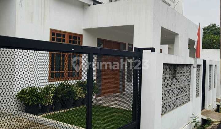 Rumah 2 Lantai, Wilayah Strategis, Dikebayoran Lama Jakarta Selatan 2