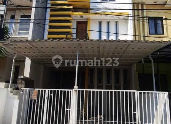 Dijual Rumah Bagus 3Lantai di Kelapa Gading