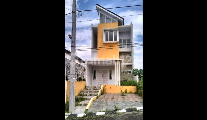 Rumah Bagus 2 Lantai Villa Bukit Sengkaling Malang Gmk03956 1