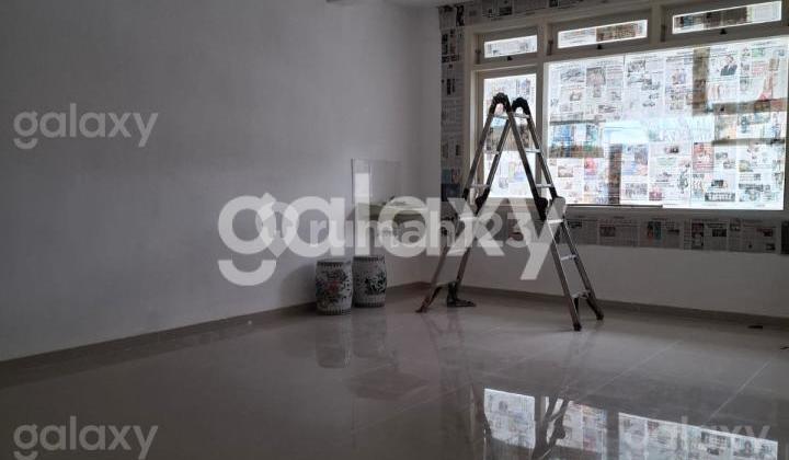 3-Storey Strategic Shop House in Jodipan Blimbing Malang Gmk03768