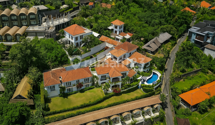 Villa Santorini Pecatu, Fully Furnished & Swimming Pool