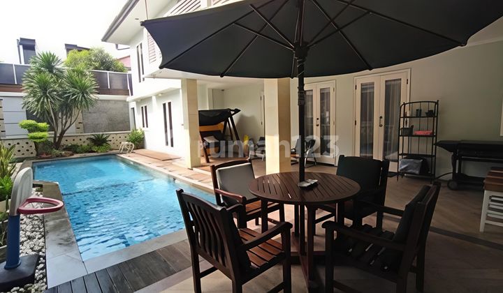 Luxury Townhouse Legally Clear & Complete 2