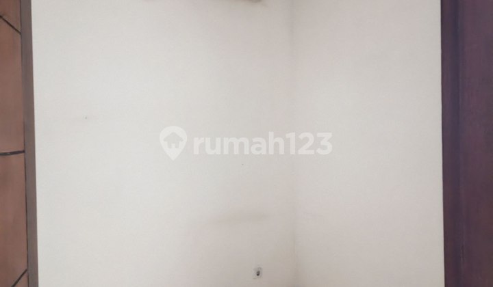 Di Sewakan Rumah 2 Lantai di Duren Sawit 2