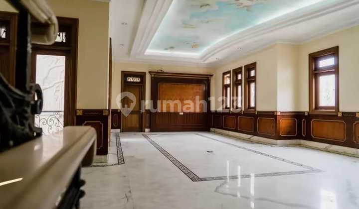 Rumah Bangunan 3 Lantai di Kelapa Gading 2