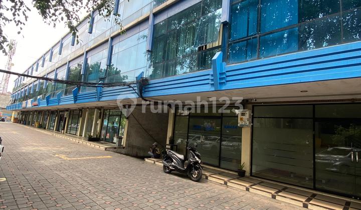Ruko Strategis 3 Lantai di Jakarta Timur Ruko Strategis 3 Lantai di Jakarta Timur