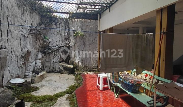 Rumah 2 Lantai, SHM, di Jakarta Pusat. Lokasi Sangat Strategis. 2