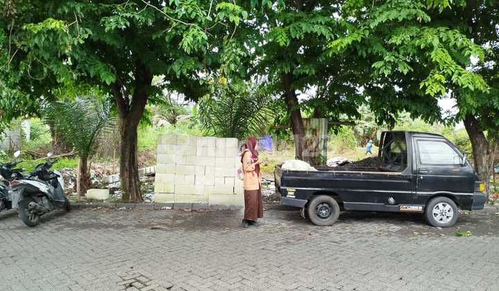 Land for Rent in Raya Sememi