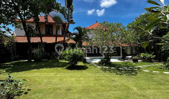 Artistic Villa Just 1 Km From Pererenan Beach Artistic Villa Just 1 Km From Pererenan Beach
