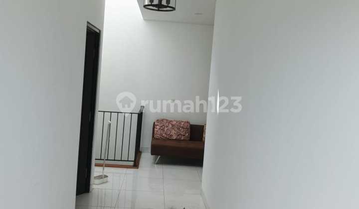 Jual Rumah 3 Lantai Full Furnish di Neo Catalonia Nusa Loka BSD 2