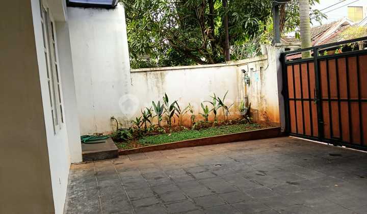 Jual Cepat Rumah 2 Lantai dan Strategis di Graha Raya Bintaro 2