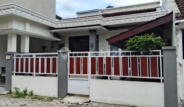 Rumah Cantik Siap Huni Dekat Stadion Maguwoharjo Rumah Cantik Siap Huni Dekat Stadion Maguwoharjo